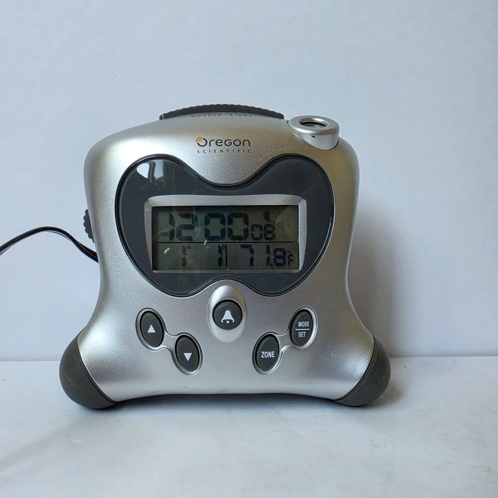 Oregon Scientific Travel Alarm Atomic Clock RM313PNA Silver Grey Power Cord READ